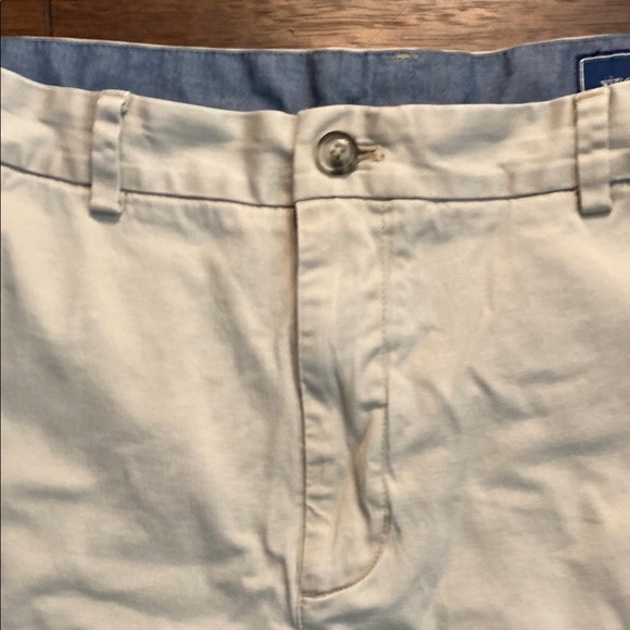 Vineyard Vines Tan Flat Front Shorts for Casual Wear - Picture 3 of 9